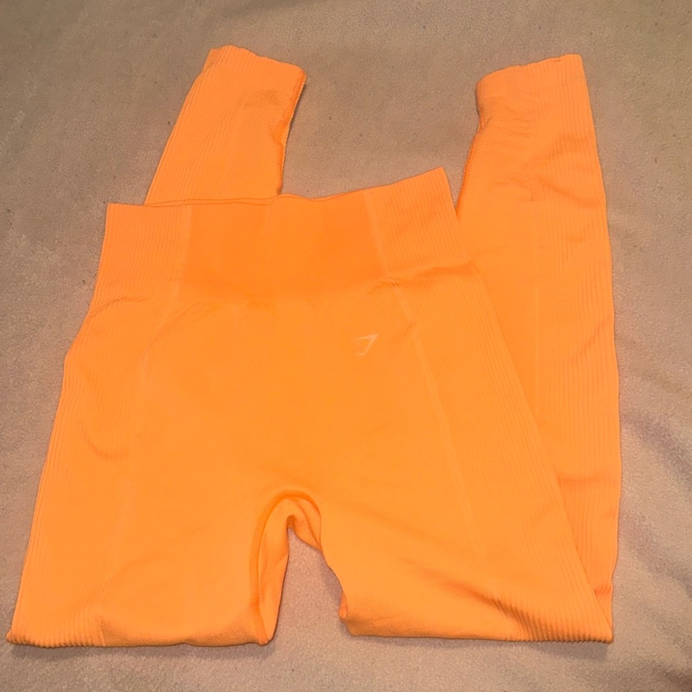 Gymshark Dry bright orange L